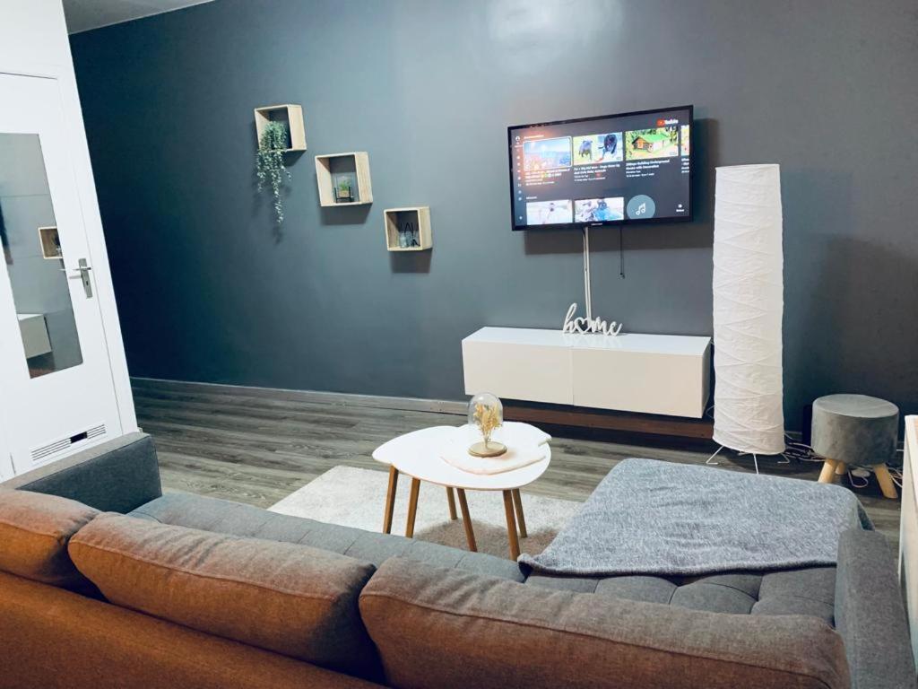 Appartement Cosy Et Chaleureux Avec Jacuzzi Seraing Bagian luar foto